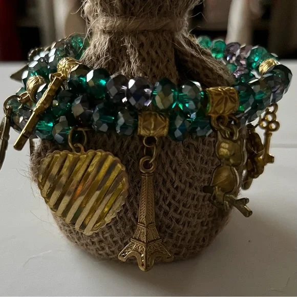 Beaded Memory Wire Bracelet with Gold Tone Charms - Picture 8 of 9